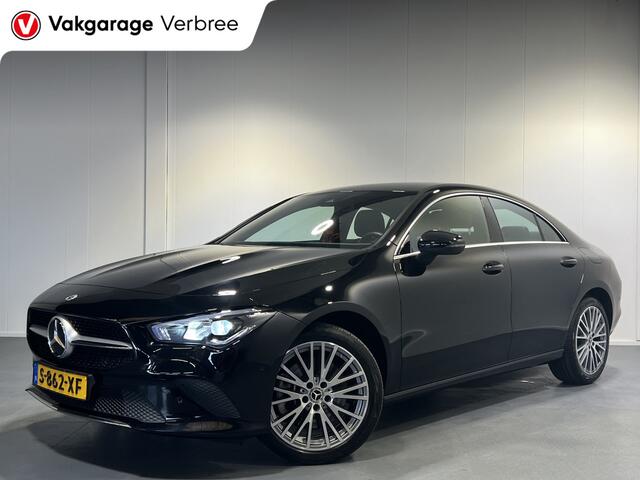 Mercedes-Benz CLA-KLASSE 250 e Luxury Line | Navigatie | LM Velgen 18" | Voorstoelen Verwarmd | Cruise Control | LED Koplampen | Airco |