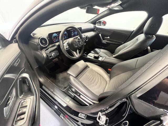 Mercedes-Benz CLA-KLASSE 250 e Luxury Line | Navigatie | LM Velgen 18" | Voorstoelen Verwarmd | Cruise Control | LED Koplampen | Airco |
