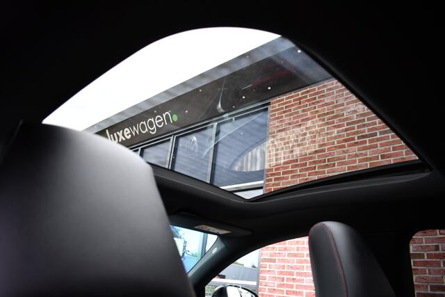 Mercedes-Benz CLA-KLASSE 220 AMG 45 Look Pano Night 19inch Sportuilaat