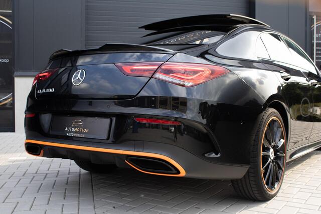 Mercedes-Benz CLA-KLASSE 200 Orangeart Edition AMG PANO 360 Stoelverwarming Alarmsysteem