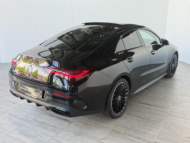 Mercedes-Benz CLA-KLASSE 180 Business Solution AMG | Panoramaschuifdak | AMG Line Plus | Head-up display | Nightpakket | 360° camera | Dodehoekassistent |