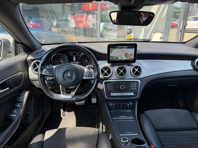 Mercedes-Benz CLA-KLASSE 180 Business Solution AMG *Trekhaak*
