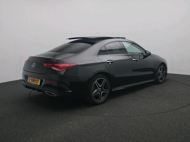 Mercedes-Benz CLA-KLASSE 180 Business Solution AMG AMG Line | Night Pakket | Panorama Schuif-Kanteldak | MultiBeam Ledkoplampen | Parkeerpakket met achteruitrijcamera | Stoelverwarming. Inclusief 24 maanden Mercedes-Benz Certified garantie voor Europa.