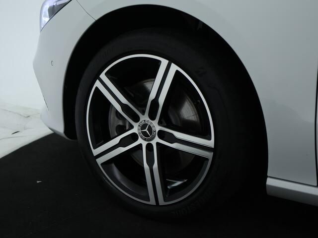 Mercedes-Benz CLA-KLASSE 250 e Plug-In Hybride Elektrische achterklep | Smartphone integratie | Keyless Go | Inclusief 24 maanden Mercedes-Benz Certified garantie voor Europa.