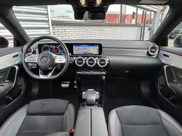 Mercedes-Benz CLA-KLASSE 250 e AMG | Rijassistentie+ | Head-Up Display | Panoramadak