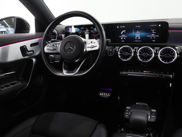 Mercedes-Benz CLA-KLASSE 180 Business Solution AMG | Night pakket | Panoramadak | Stoelverwarming | Burmester |