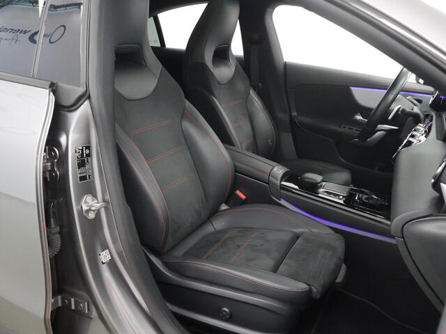 Mercedes-Benz CLA-KLASSE 180 Business Solution AMG | Night pakket | Panoramadak | Stoelverwarming | Burmester |