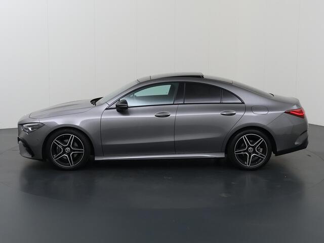Mercedes-Benz CLA-KLASSE 180 Star Edition AMG Line | Panoramaschuifdak | Night | Achteruitrijcamera | Stoelverwarming voor
