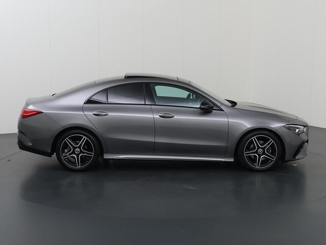 Mercedes-Benz CLA-KLASSE 180 Star Edition AMG Line | Panoramaschuifdak | Night | Achteruitrijcamera | Stoelverwarming voor