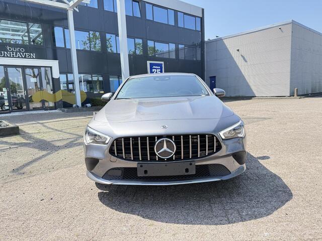 Mercedes-Benz CLA-KLASSE 180 Business Solution Essential , 55.666 KM, GROTE DIGITAAl DASHBOARD, DEALERONDERHOUDEN, HANDGESCHAKELD, ZEER VEEL OPTIE'S, LET OP !!! PRIJS IS EX BPM / EX BTW, BELGISCHE AUTO, AUTOPAS AANWEZIG