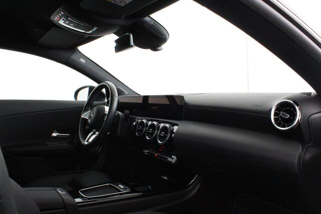 Mercedes-Benz CLA-KLASSE 250 e Star Edition > Keyless/Camera/Cruise control adaptief/Stoelverwarming...