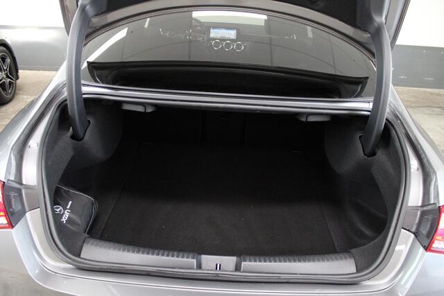 Mercedes-Benz CLA-KLASSE 180 Luxury | Lederen bekleding | Panorama | LED