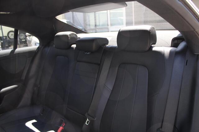 Mercedes-Benz CLA-KLASSE 180 Luxury | Lederen bekleding | Panorama | LED