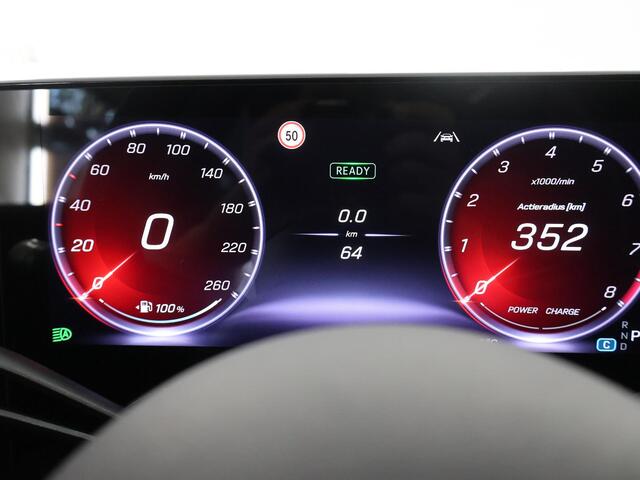 Mercedes-Benz CLA-KLASSE 180 Business Solution AMG | MULTIBEAM LED | Panoramadak | Nightpakket | Achteuitrijcamera |