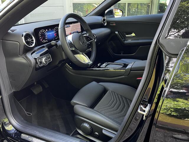 Mercedes-Benz CLA-KLASSE 180 Star Edition | Apple CarPlay | Android Auto | Volledig Digitaal Display | Stoelverwarming | Parkeersensoren | Achteruitrijcamera | Elektrisch Inklapbare Buitenspiegels