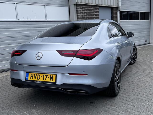 Mercedes-Benz CLA-KLASSE 180 Star Edition Luxury | Night Pakket | Panoramadak | Apple CarPlay | Android Auto | Sfeerverlichting | Stoelverwarming | Parkeersensoren | Achteruitrijcamera | Elektrisch Inklapbare Buitenspiegels