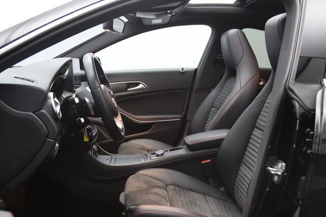 Mercedes-Benz CLA-KLASSE 180 Automaat 123 PK AMG-Line Business Solution, Panoramadak, Stoelverwarming, Camera