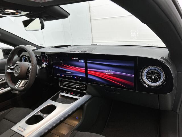 Mercedes-Benz CLA-KLASSE 200 Business Solution AMG | Plus Line | Premium Plus pakket | Winterpakket | Nightpakket | Rijassistentiepakket | MBUX Augmented Reality navigatie | Sportstoelen | Vast panoramadak | 19" multispaaks lichtmetalen AMG-velgen |