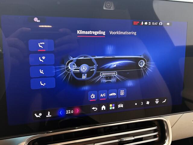 Mercedes-Benz CLA-KLASSE 200 Business Solution Luxury 58 kWh | Advanced Plus pakket | Winterpakket | Rijassistentiepakket Plus | Warmtewerend, donkergetint glas | Massagefunctie | Sierdelen openporig bruin eikenhout met aluminium lijnen | Vast panoramadak |