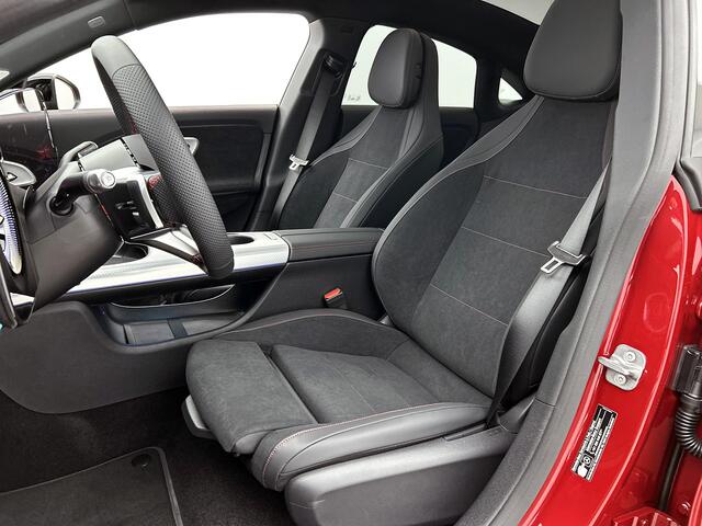 Mercedes-Benz CLA-KLASSE 200 Business Solution AMG | Premium Plus pakket | Winterpakket | Nightpakket | Parkeerpakket | Sportstoelen | 19" vijf dubbelspaaks AMG-velgen | Sierelementen in aluminium | URBAN GUARD | Vast panoramadak | MBUX virtuele assistent |