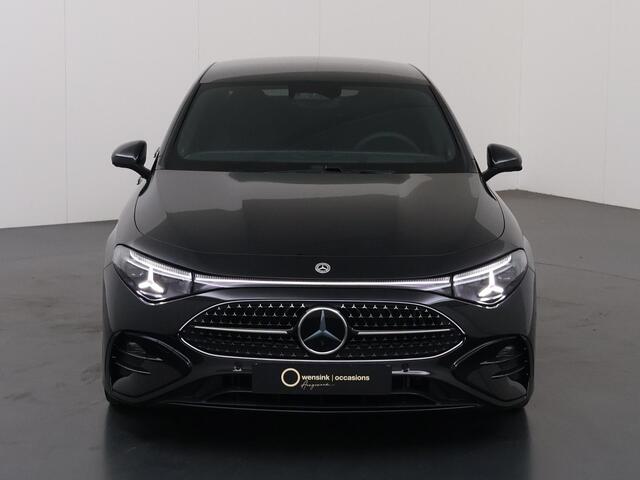 Mercedes-Benz CLA-KLASSE 180 Business Solution AMG | Premium Plus | Night | Trekhaak | Winterpakket | Burmester | Mulltbeam Led | Head -Up |