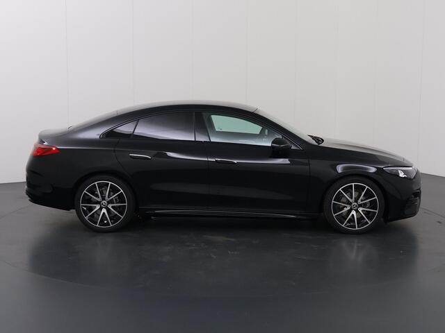 Mercedes-Benz CLA-KLASSE 180 Business Solution AMG | Premium Plus | Night | Trekhaak | Winterpakket | Burmester | Mulltbeam Led | Head -Up |