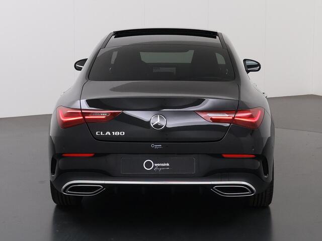 Mercedes-Benz CLA-KLASSE 180 Business Solution AMG | Panoramadak | Burmester | Rijassistentie Pakket | Sfeerverlichting | 360° Camera | Elek. Trekhaak | Stoelverwarming |