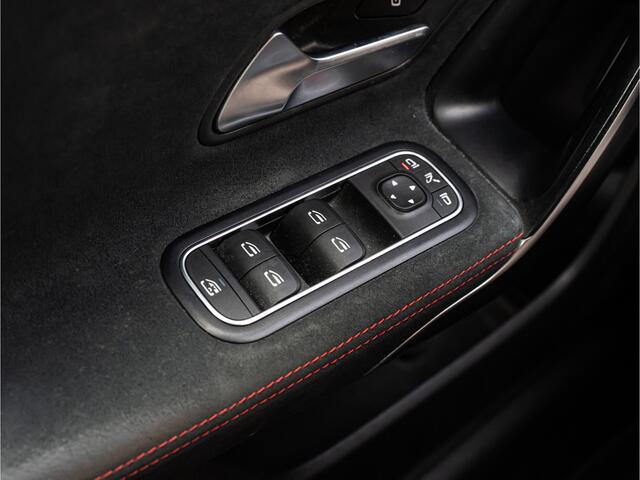 Mercedes-Benz CLA-KLASSE 200 Business Solution AMG ORG NL CAMERA 18 INCH MULTI LED WIDESCREEN