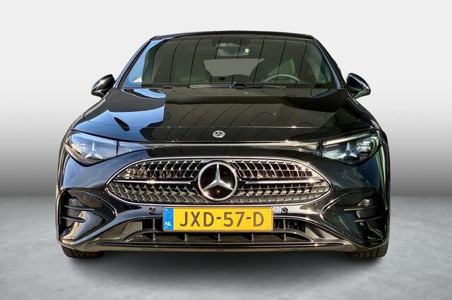 Mercedes-Benz CLA-KLASSE 180 Business Solution AMG | Premium Pakket | Night Pakket | Panoramadak | MBUX Superscreen | 360° Camera | Adaptieve Cruise Control | Dodehoekassistent | Verkeersbordenassistent | Augmented Reality voor Navigatie | Elektrisch Verstelbare Stoelen + Memory
