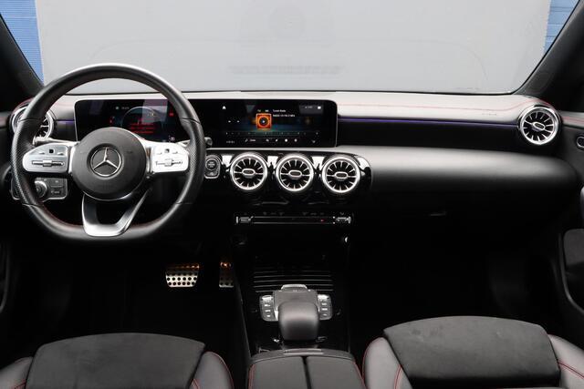 Mercedes-Benz CLA-KLASSE 250 4MATIC Premium Plus | Camera | Apple Carplay | Stoelverwarming | Climate control | Cruise control