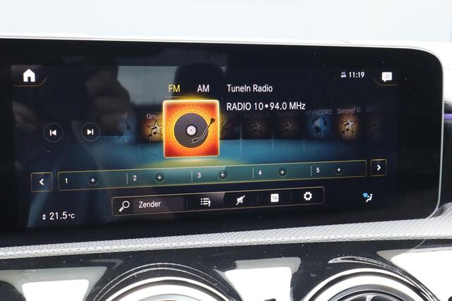 Mercedes-Benz CLA-KLASSE 250 4MATIC Premium Plus | Camera | Apple Carplay | Stoelverwarming | Climate control | Cruise control