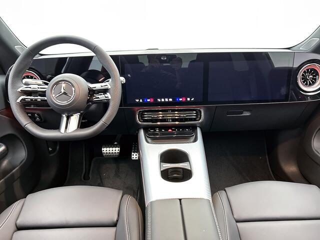 Mercedes-Benz CLA-KLASSE 200 Business Solution AMG 58 kWh | Premium pakket | Winterpakket | Nightpakket | MBUX Augmented Reality navigatie | Massagefunctie | 19" vijfspaaks lichtmetalen AMG-velgen | Vast panoramadak | URBAN GUARD |