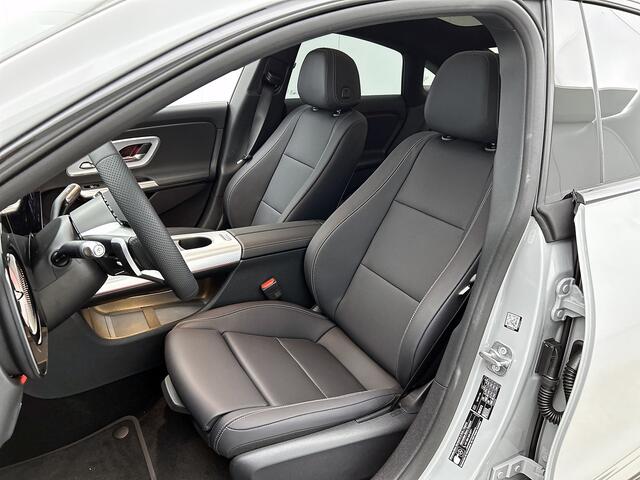 Mercedes-Benz CLA-KLASSE 200 Business Solution AMG 58 kWh | Premium pakket | Winterpakket | Nightpakket | MBUX Augmented Reality navigatie | Massagefunctie | 19" vijfspaaks lichtmetalen AMG-velgen | Vast panoramadak | URBAN GUARD |