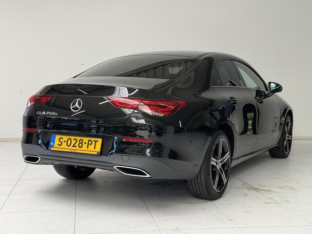 Mercedes-Benz CLA-KLASSE 250 e Luxury Line | Navigatie | Achteruitrijcamera | Stoelverwarming | Climate Control |