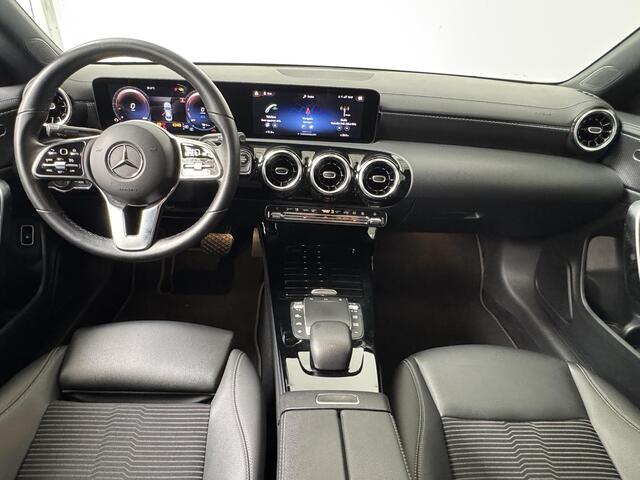 Mercedes-Benz CLA-KLASSE 250 e Luxury Line | Navigatie | Achteruitrijcamera | Stoelverwarming | Climate Control |