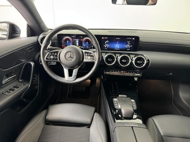 Mercedes-Benz CLA-KLASSE 250 e Luxury Line | Navigatie | Achteruitrijcamera | Stoelverwarming | Climate Control |