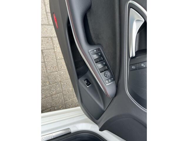 Mercedes-Benz CLA-KLASSE 180 Business Solution AMG Trekhaak, LED, Aut,