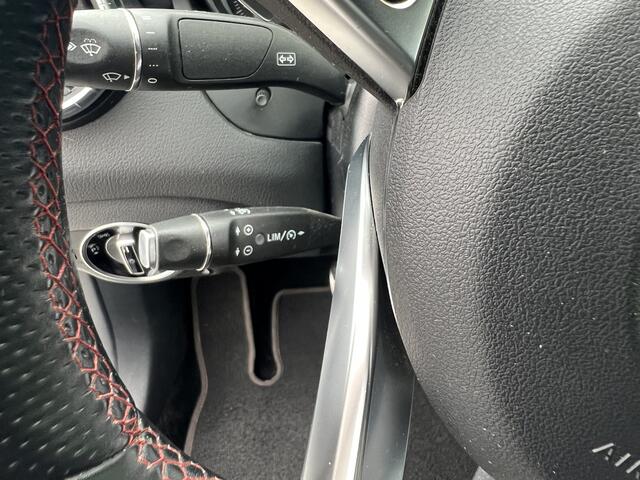 Mercedes-Benz CLA-KLASSE 180 Business Solution AMG Trekhaak, LED, Aut,