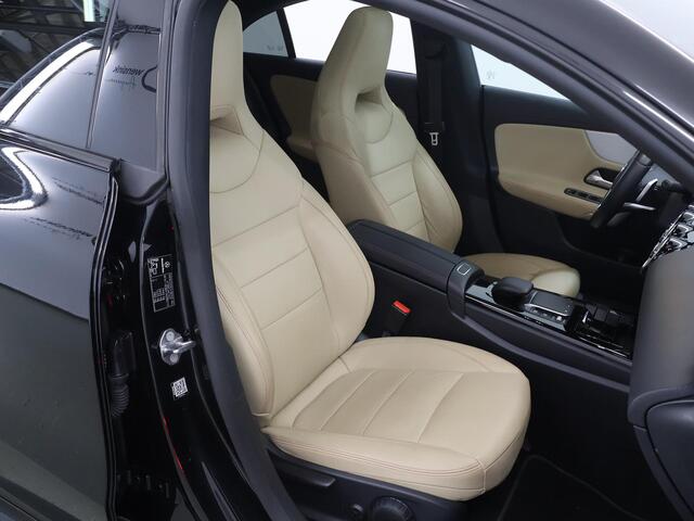 Mercedes-Benz CLA-KLASSE 180 Business Solution AMG | Night | Panoramadak | Memory | Keyless | Multibeam |