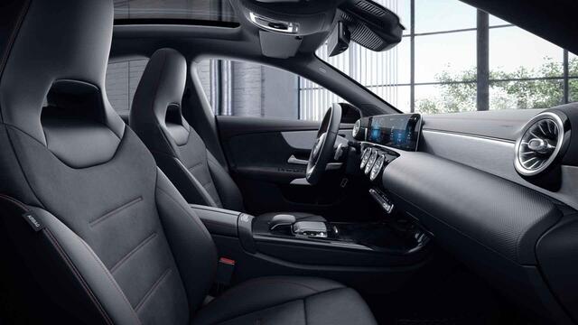 Mercedes-Benz CLA-KLASSE 200 Business Solution AMG | Panoramadak | Night pakket | Stoelverwarming | Sfeerverlichting |