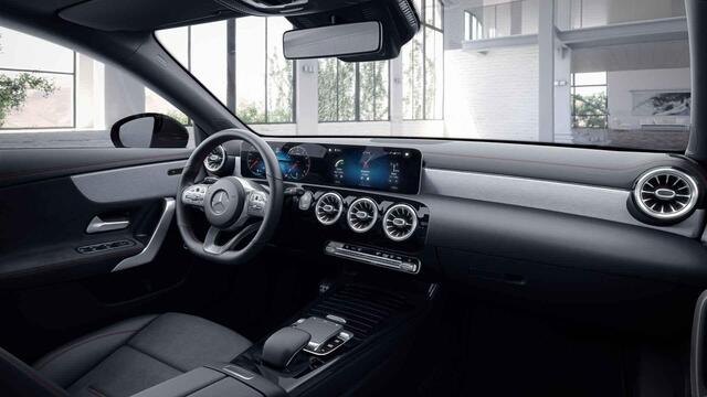 Mercedes-Benz CLA-KLASSE 200 Business Solution AMG | Panoramadak | Night pakket | Stoelverwarming | Sfeerverlichting |