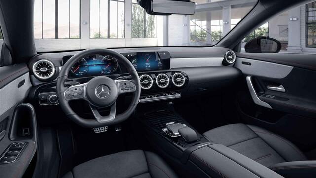Mercedes-Benz CLA-KLASSE 200 Business Solution AMG | Panoramadak | Night pakket | Stoelverwarming | Sfeerverlichting |