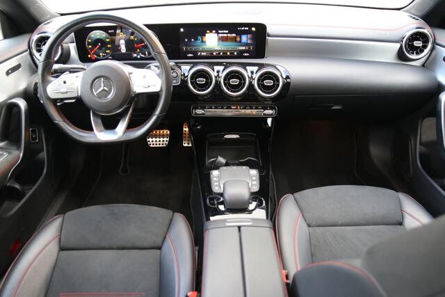 Mercedes-Benz CLA-KLASSE 200 Business Solution AMG