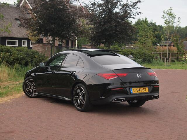Mercedes-Benz CLA-KLASSE 200 Business Solution AMG | Panoramadak | Burmester | Camera | Apple Carplay | Sfeerverlichting |