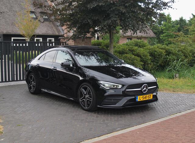 Mercedes-Benz CLA-KLASSE 200 Business Solution AMG | Panoramadak | Burmester | Camera | Apple Carplay | Sfeerverlichting |