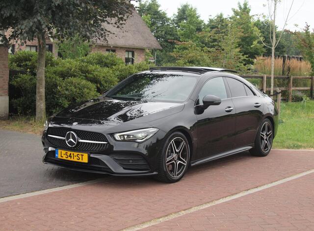 Mercedes-Benz CLA-KLASSE 200 Business Solution AMG | Panoramadak | Burmester | Camera | Apple Carplay | Sfeerverlichting |