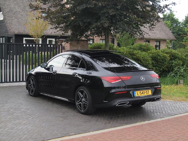 Mercedes-Benz CLA-KLASSE 200 Business Solution AMG | Panoramadak | Burmester | Camera | Apple Carplay | Sfeerverlichting |