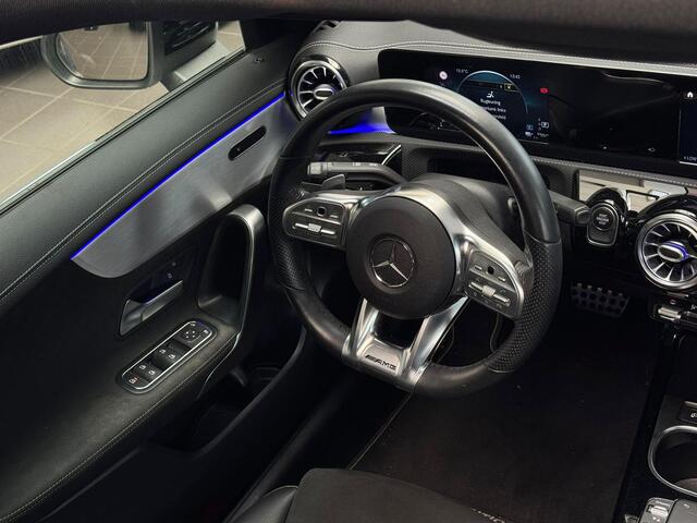 Mercedes-Benz CLA-KLASSE 250 e AMG / 35 / Pano / Camera /