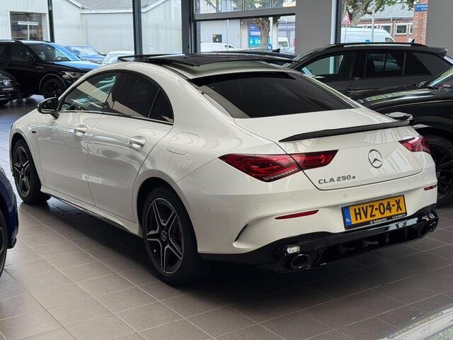 Mercedes-Benz CLA-KLASSE 250 e AMG / 35 / Pano / Camera /