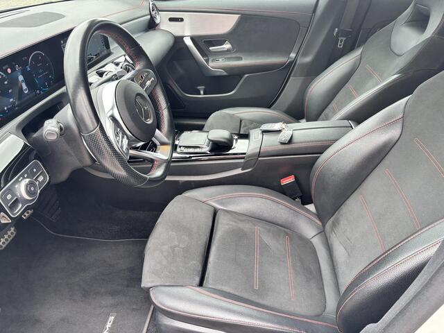 Mercedes-Benz CLA-KLASSE 220 4MATIC AMG Premium